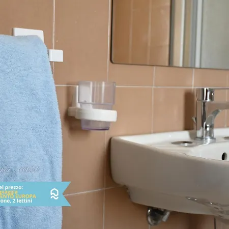 Rs322 - Marcelli, Bilocale Fronte Mare Con Inclusa *