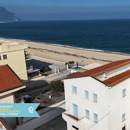 Rs322 - Marcelli, Bilocale Fronte Mare Con Inclusa