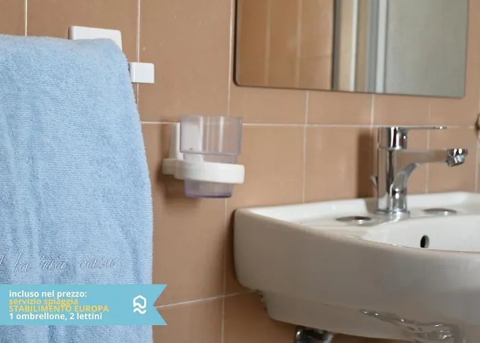 Rs322 - Marcelli, Bilocale Fronte Mare Con Inclusa *